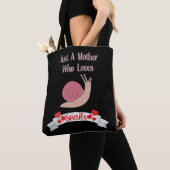 Nur eine Mutter, die Lieben Schnecken Tasche (Von Nahem)