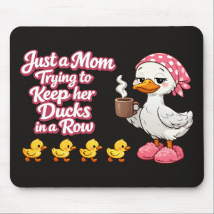 Nur eine Mutter, die versucht, ihre Enten in einer Mousepad