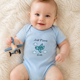 Nur einfaches süßes blaues Flugzeug und Wolken Luf Baby Strampler