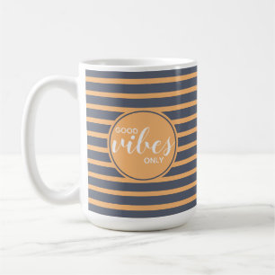 Nur gute Vibes Blau & Orange Typografie-Zitat Kaffeetasse