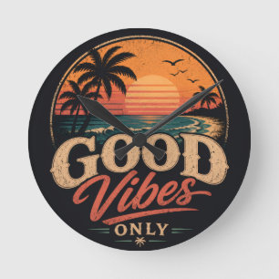 Nur gute Vibes Retro-Sonnenuntergangs-Design Runde Wanduhr