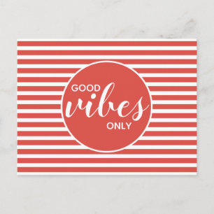 Nur gute Vibes Rote & Weiße Typografie-Zitat Ankündigungspostkarte