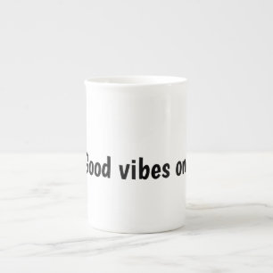 Nur gute Vibes Typografie-Design Porzellantasse