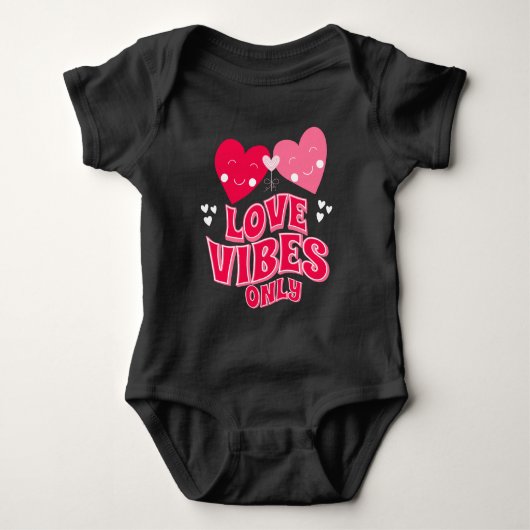 Nur Liebe Vibes Baby Strampler (Vorderseite)