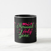 Nur Meerjungfrau-Zone in Hot Pink und Neon Green Tasse (Zentrum)