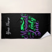 Nur Meerjungfrau Zone in Neon Green und Lila Strandtuch (Vorderseite)