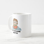 Nur noch ein Kapitel, lesender Bücherwurm Kaffeetasse (Vorderseite Links)