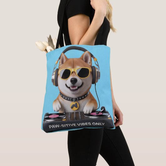 Nur Paw-Side - DJ Shiba Inu Dog Art Tasche (Von Nahem)
