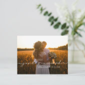 Nur verheiratet Minimalistisches, modernes handges Ankündigungspostkarte (Stehend Vorderseite)