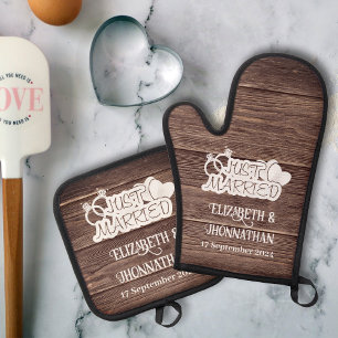 Nur verheiratet rustikale Holzhochzeiten Couple Na Ofenhandschuh & Topflappen-Set
