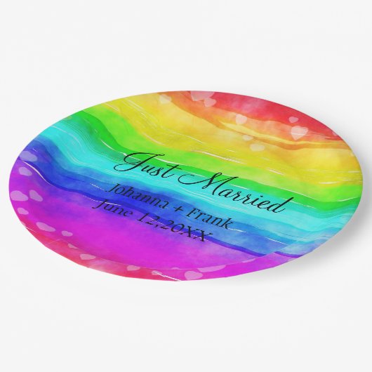Nur verheiratete Regenbogenfarben Pappteller (Schrägansicht)