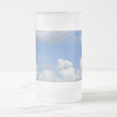 Nur Wolken Mattierte Tasse (Mittel)