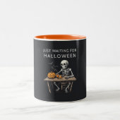 "Nur zu Halloween-Tasse Gewartet | Funny Skeleton Zweifarbige Tasse (Mittel)