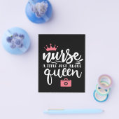 Nurieren Sie einen Titel über der Königin | Niedli Flyer (Einzeln)