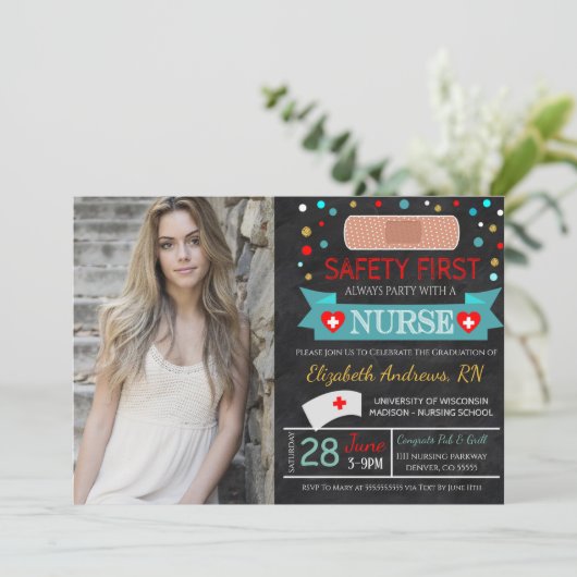 Nurse Abschluss Celebration Einladung (Stehend Vorderseite)