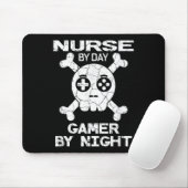 Nurse By Day Gamer By Night - Gaming Quote  Mousepad (Mit Mouse)