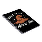 Nurse by Day Witch by Night - Funny Halloween Nurs Notizblock (Rechte Seite)