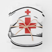 Nurse Cap with Red Cross and Medical Tools Design Geschenkpapier Set (Beispiel)
