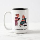 Nurse Dealing With Self Entitled Elderly Patient Zweifarbige Tasse (Links)