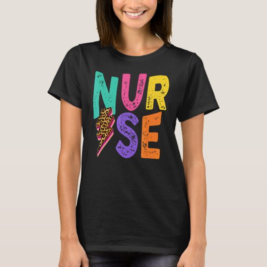 Nurse Distressed Leopard Blitzschlag Design T-Shirt (Vorderseite)