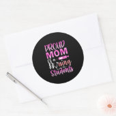 Nurse Gift | Proud Mom Of A Nursing Runder Aufkleber (Umschlag)