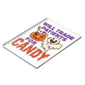 Nurse Halloween wird Patienten gegen Bonbons tausc Notizblock (Linke Seite)