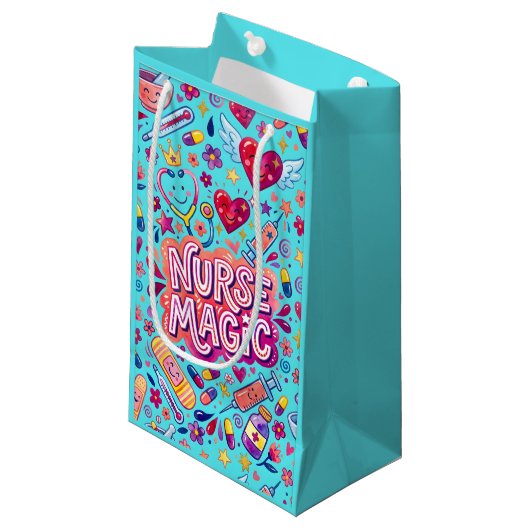Nurse Magic Geschenktüte aus Papier (Vorderseite Schrägansicht)