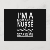 Nurse mom nothing scares funny mothers day whit postkarte (Vorderseite)