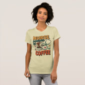 Nurse Powered by Coffee T-Shirt (Vorne ganz)