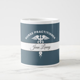 Nurse Practitioner Dusty Blue Script Personalisier Jumbo-Tasse