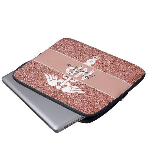 Nurse Practitioner Pink Glitzer Caduceus Monogram Laptopschutzhülle (Vorne Knopf)