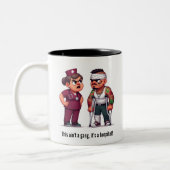 Nurse Schooling the Tough Gang Member Patient Zweifarbige Tasse (Links)