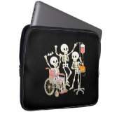 Nurse Skeleton Funny Halloween Healthcare Essentia Laptopschutzhülle (Vorne Rechts)