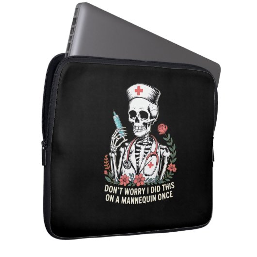 Nurse Skeleton Joke Spaß Halloween Essential T-Sh Laptopschutzhülle (Vorne Rechts)