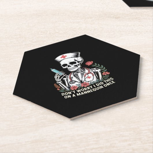 Nurse Skeleton Joke Spaß Halloween Essential T-Sh Untersetzer (angewinkelt)