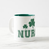 Nurse St. Patrick's Day Clover Zweifarbige Tasse (Vorderseite Links)