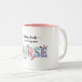 Nurse Typography with Stethoscope Medical Icons  Zweifarbige Tasse (VorderseiteRechts)