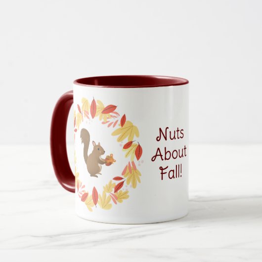 Nüsse über Herbst-Eichhörnchen Tasse (Vorderseite Links)