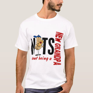 Nüsse über Sein ein neues Rot des Großvater-1 T-Shirt