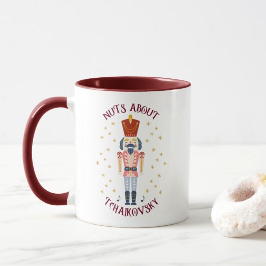 Nüsse über Tchaikovsky Nutcracker Holiday Music Tasse (Mit Donut)