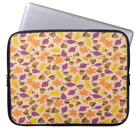 Nüsse und Blätter Herbstmuster Laptopschutzhülle (Vorderseite)