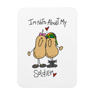 Nüsse wegen meines Soldaten T-Shirts und Geschenke Magnet