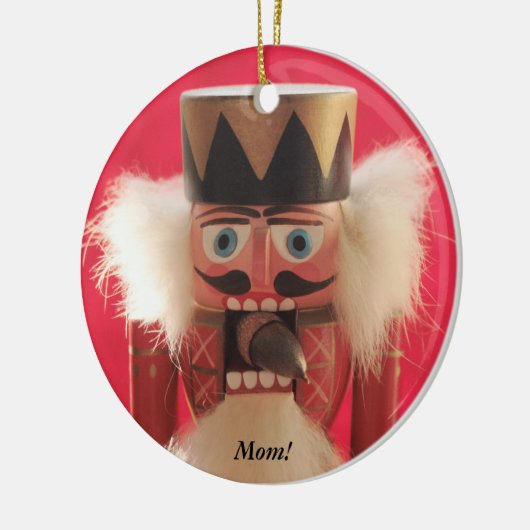 Nussknacker mit Eichenrundschmuck Keramik Ornament (Links)