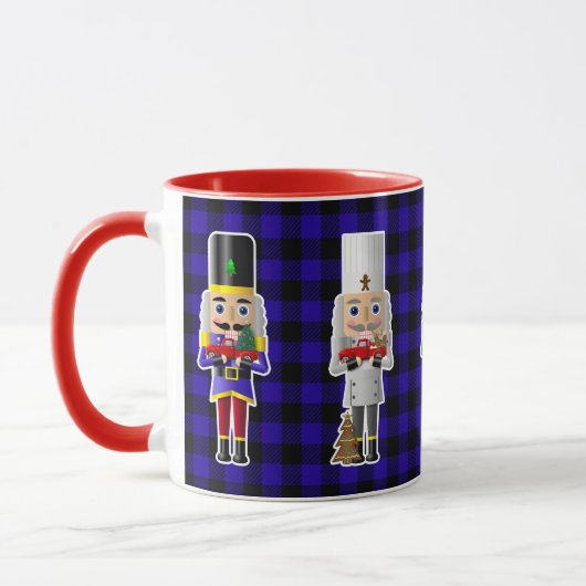 Nussknacker mit kleinen roten LKW Tasse (Links)