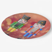 Nussknacker Pappteller (Schrägansicht)