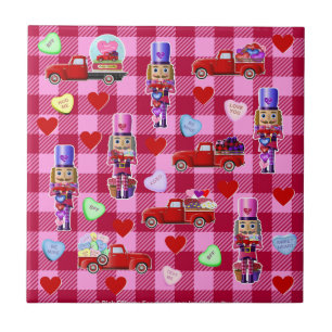 Nussknacker und kleine rote LKW Valentinin Fliese