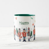 Nutcracker & Christmas Tree Weihnachtsfest-Tasse Zweifarbige Tasse (Mittel)