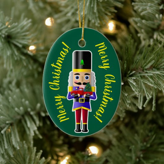 Nutcracker mit Kleinem roten LKW Keramik Ornament (Baum)