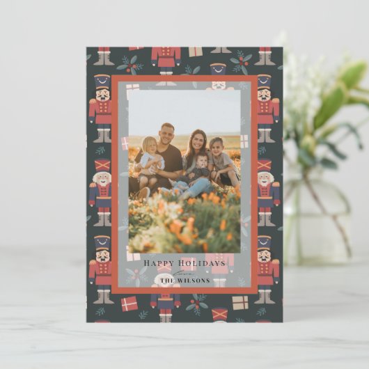 Nutcracker Pattern Christmas Holiday Photo Card Einladung (Stehend Vorderseite)