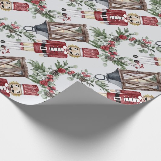 Nutcracker Pine Holly Lantern Christmas Geschenkpapier (Ecke)